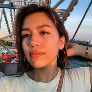 Meet your Posher, Joelle